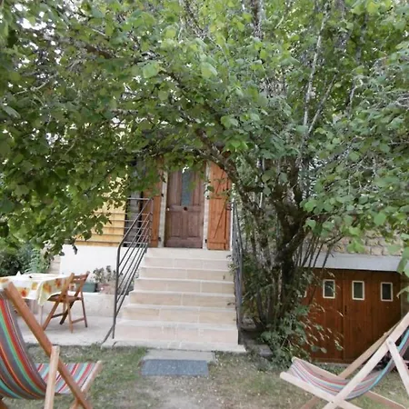 Pour 3 Personnes A Appartement *